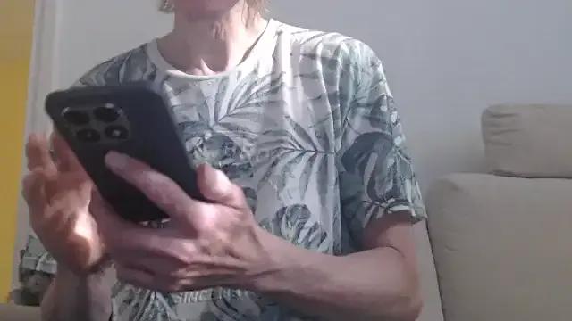 k74robert from StripChat is Freechat