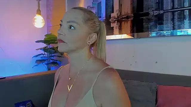 K_ataleya111 from StripChat is Freechat