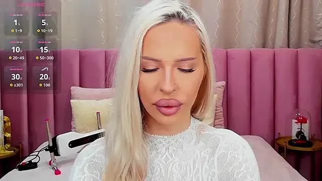 KailaCrystall from StripChat is Freechat