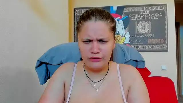 Kandinas from StripChat is Freechat