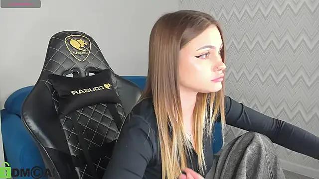 KarinaBroks from StripChat is Freechat