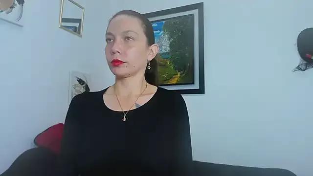 Karla_Goldenst from StripChat is Freechat