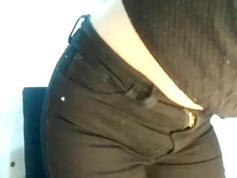 karlasecrets_ from StripChat is Freechat
