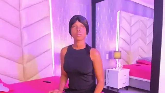 KarolinaReales from StripChat is Freechat