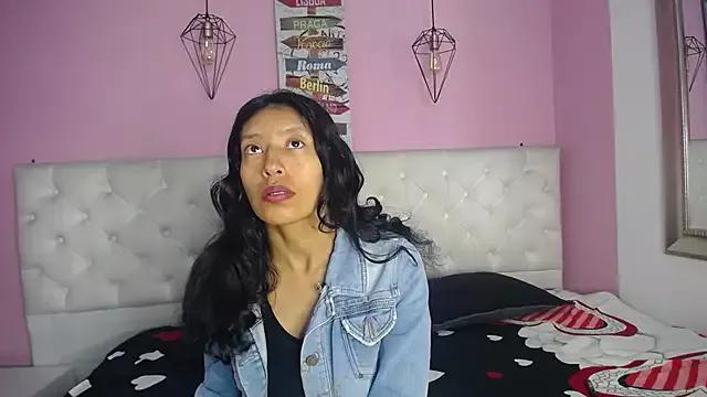 karolinee_66_ from StripChat is Freechat
