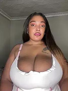 Katamia25 from StripChat