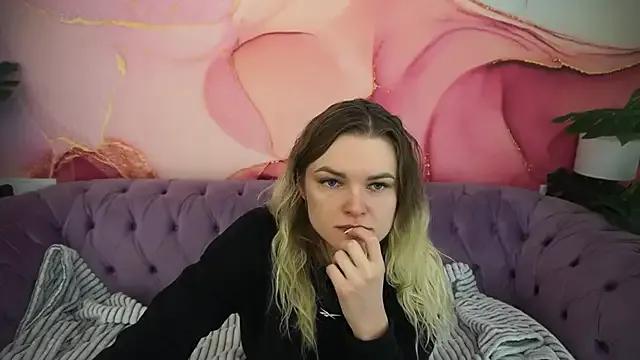 KateSly from StripChat is Freechat