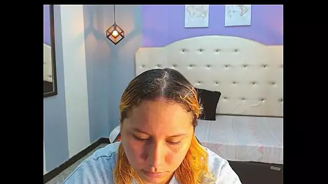 Kathiasaints from StripChat is Freechat