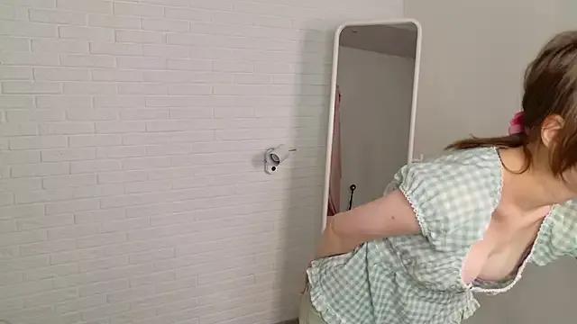 Katie_ktk from StripChat is Freechat