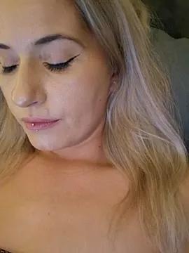 Kawaii_Misa from StripChat