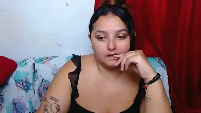 KeilyHall from StripChat is Freechat