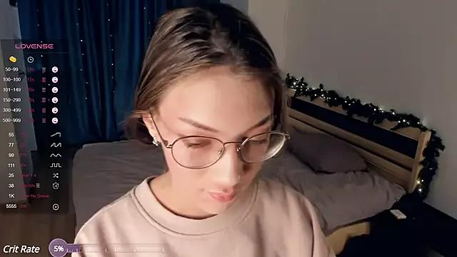 KeilyMilll from StripChat is Freechat