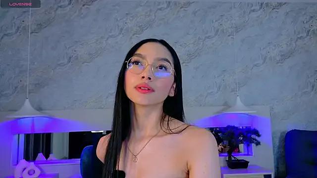 Keira_Corleone from StripChat is Freechat