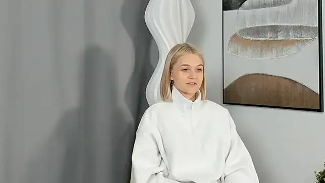 KelleDomin from StripChat is Freechat