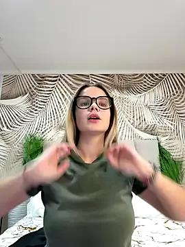 KellyHayden from StripChat