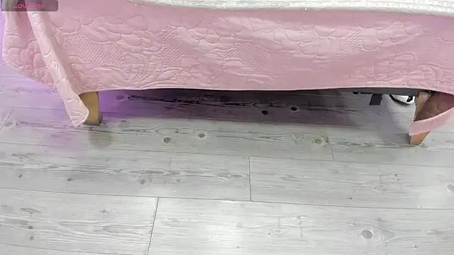 kendra_london from StripChat is Freechat