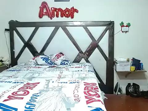 kendraandtommy from StripChat is Freechat