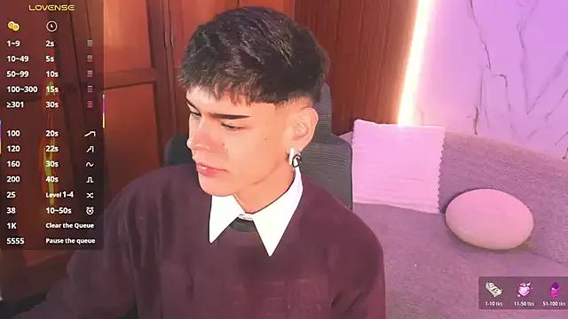 kevienmiet from StripChat is Freechat