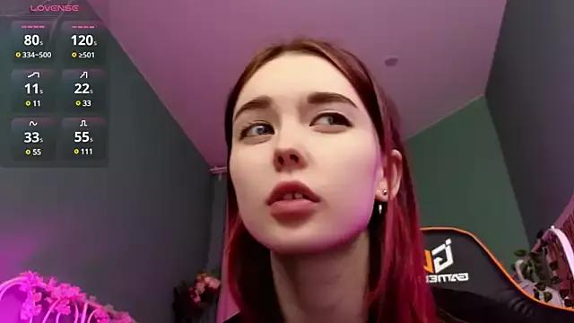 Kiara_Dream from StripChat is Freechat