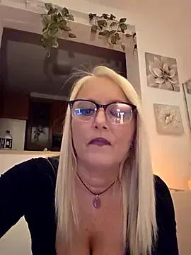 kikkastar from StripChat is Freechat