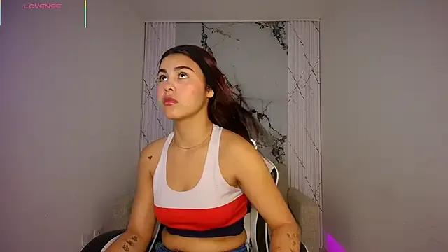 KimberlyLoren from StripChat is Freechat