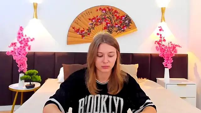 KimberlyPierceLove from StripChat is Freechat