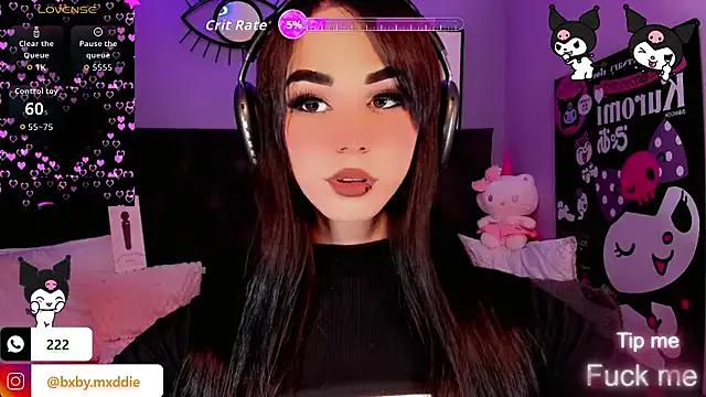 kimMaddiee from StripChat is Freechat