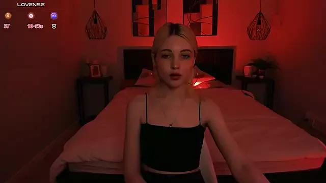 Kimmie_shine from StripChat
