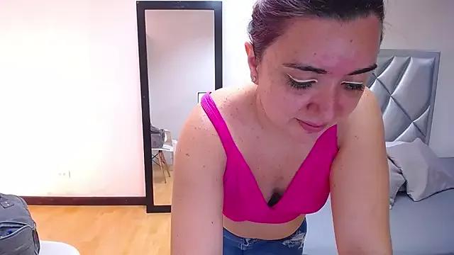 kinky_redhead18 from StripChat