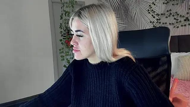 Kira_Key from StripChat is Freechat