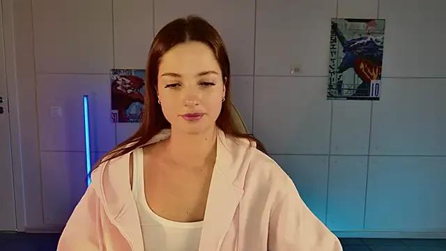 KiraVair from StripChat is Freechat