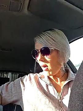 KirraWhite from StripChat is Freechat