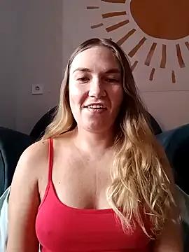 KisaVixen from StripChat is Freechat