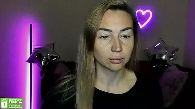 Kiss_julli88I from StripChat is Freechat