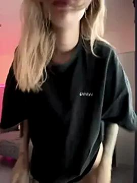 kiss_me_hard_ from StripChat