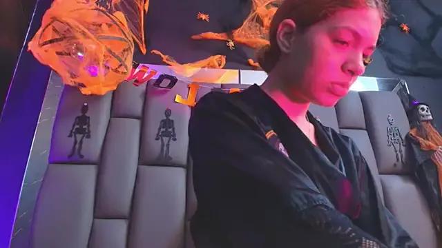 kissme_luna from StripChat is Freechat