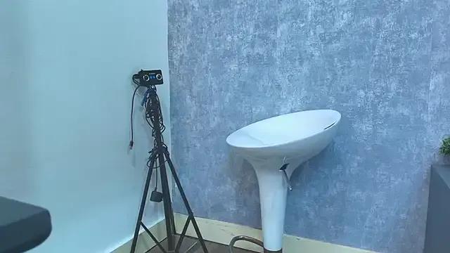 kissme_luna from StripChat is Freechat