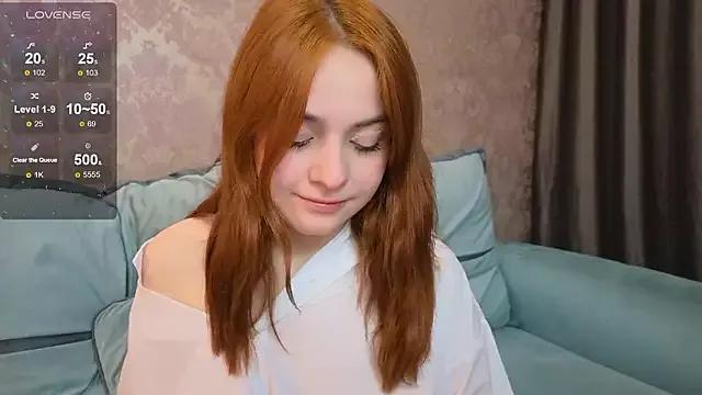 KissMeAlice from StripChat is Freechat