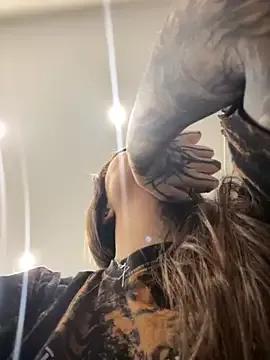 KissMeSashaPlz from StripChat is Freechat