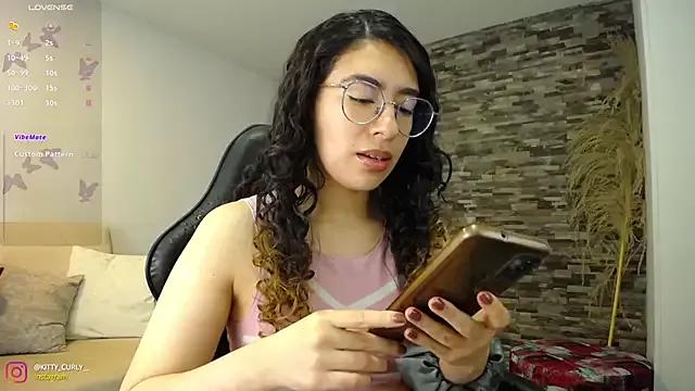 Kitty__Curly from StripChat is Freechat