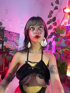 Kitty_arts from StripChat