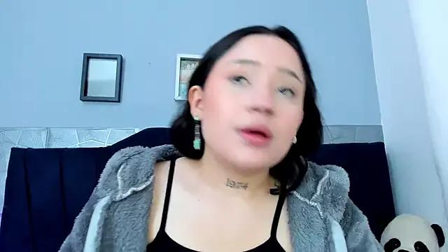 Kitty_cute_sweet from StripChat is Freechat