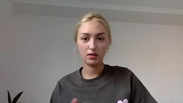 Kitty_Swetty from StripChat is Freechat