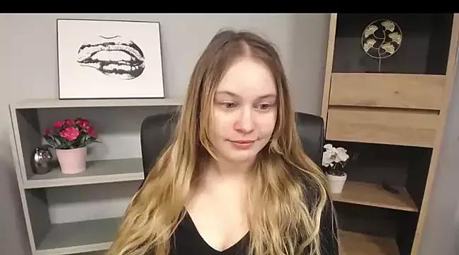 kitty_valeria from StripChat