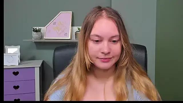 kitty_valeria from StripChat