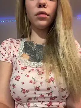 KittyMissyX from StripChat is Freechat