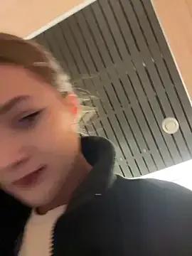 KittyQueeny from StripChat is Freechat