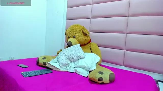 Klarissa69 from StripChat is Freechat