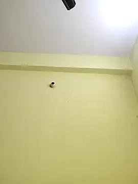 Komolini2x from StripChat is Freechat