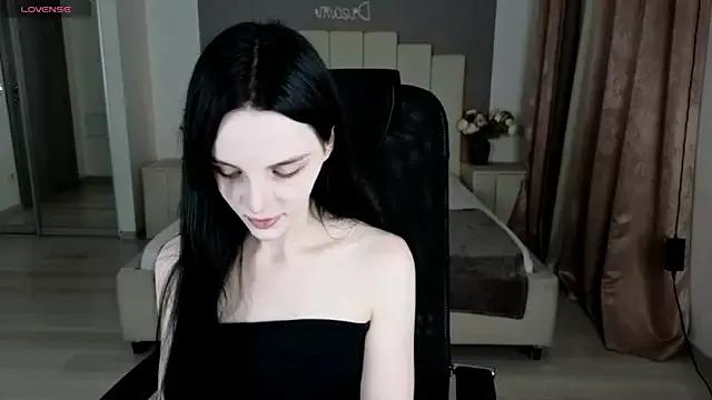 KRIS_OVA from StripChat is Freechat